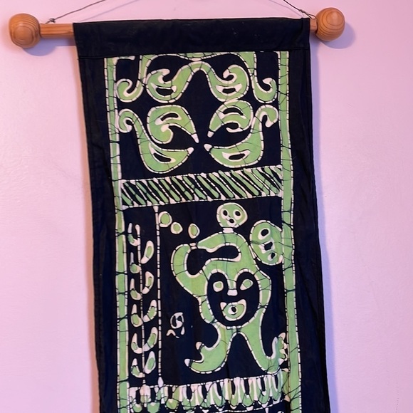 Caribelle Batik Wall hanging Wood Wire hanger Monkey Batik Print - Picture 12 of 14